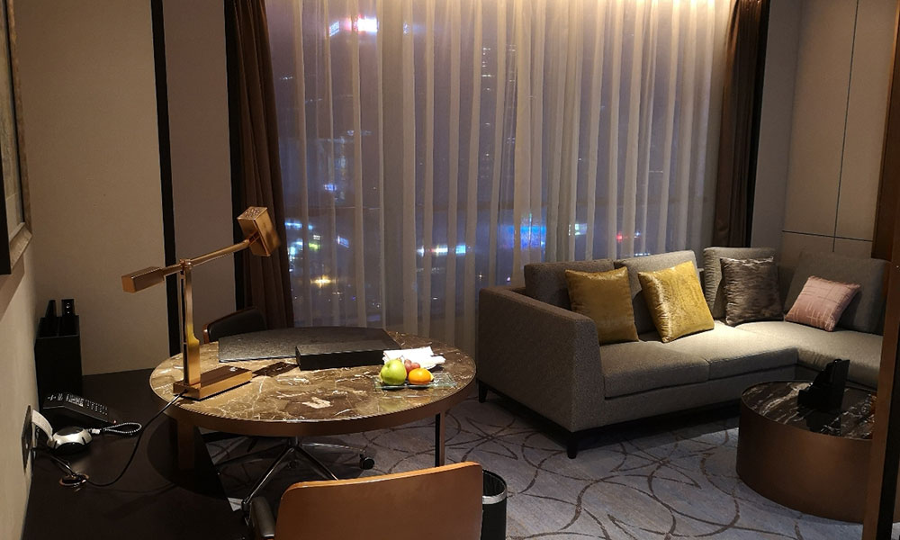 酒店家具，其關(guān)鍵是表面的面板挑選