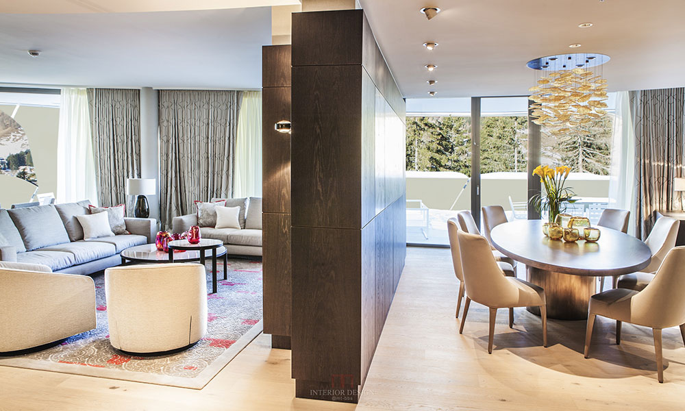 進(jìn)口五星級(jí)酒店家具優(yōu)雅而大氣，簡(jiǎn)約而不失品質(zhì)